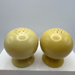 VINTAGE HOMER LAUGHLIN FIESTA YELLOW BALL SALT & PEPPER SHAKERS FIESTAWARE